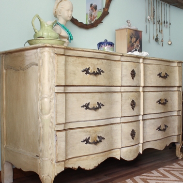 vintage French provincial heirloom dresser